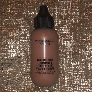 MAC face and body foundation N9